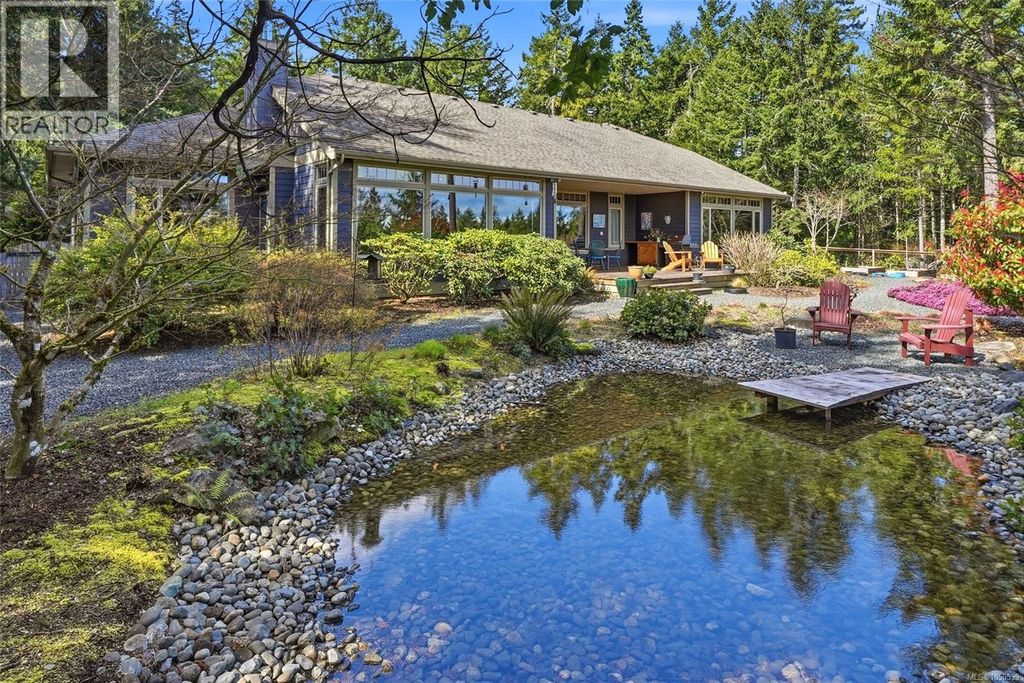1195 Spider Lake Rd, Qualicum Beach