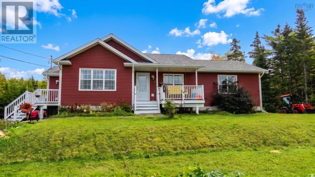 3975 East Bay Highway, East Bay