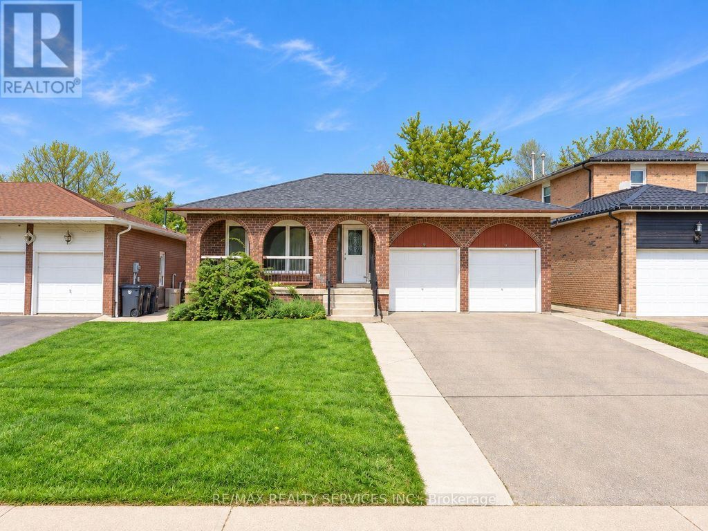 52 Centre Street N, Brampton (brampton North)