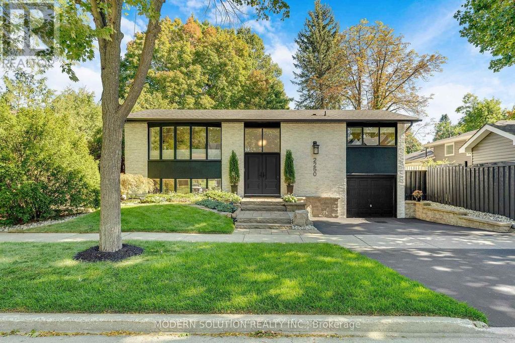 2250 Dunedin Road, Oakville (fd Ford)