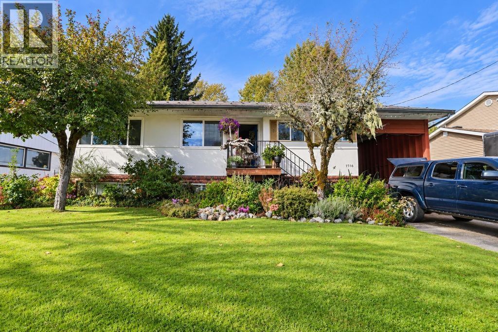 1516 Albatross Avenue, Kitimat