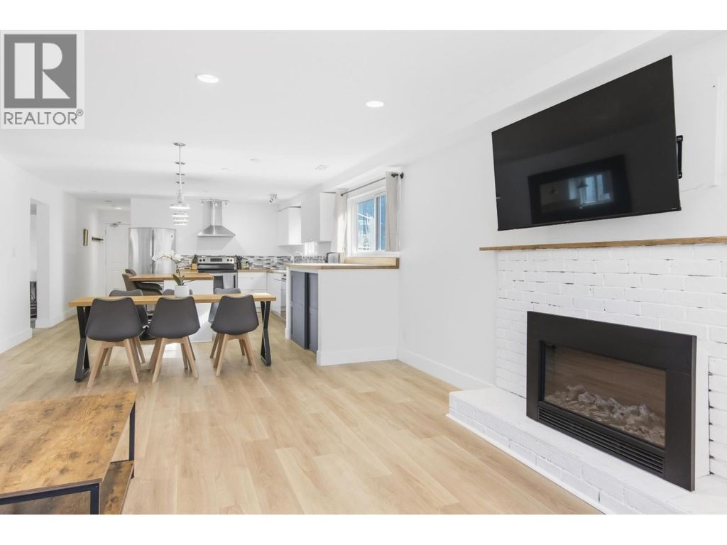 38012 Fifth Avenue, Squamish