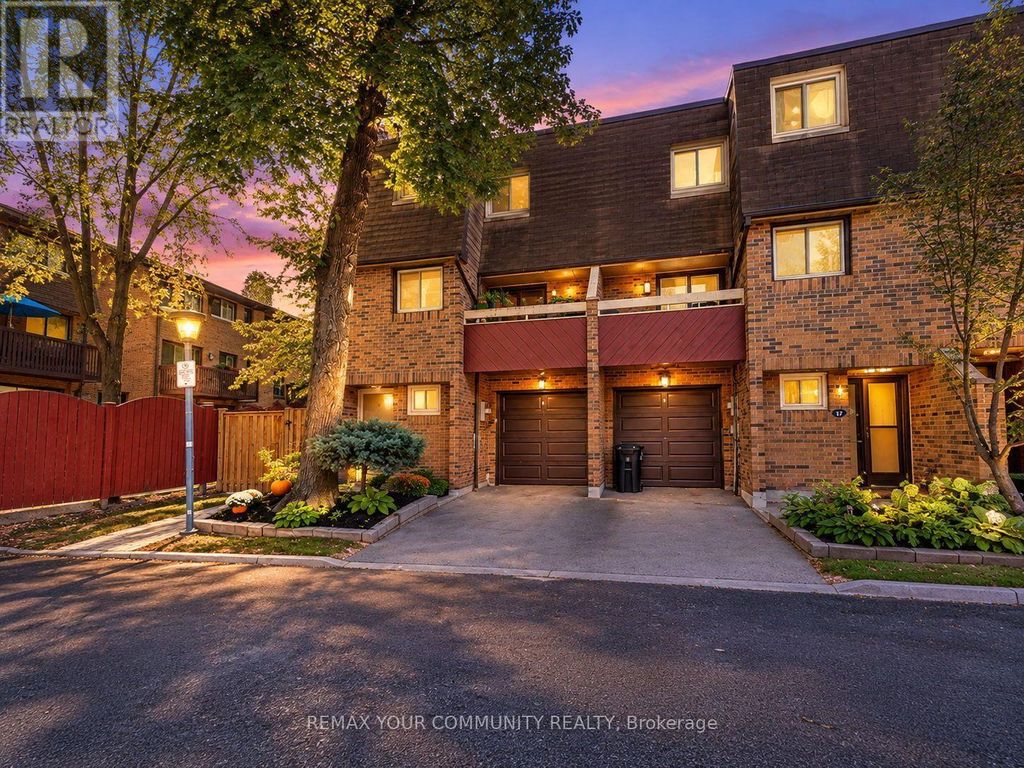 19 Poet's Walk Way, Toronto (pleasant View)