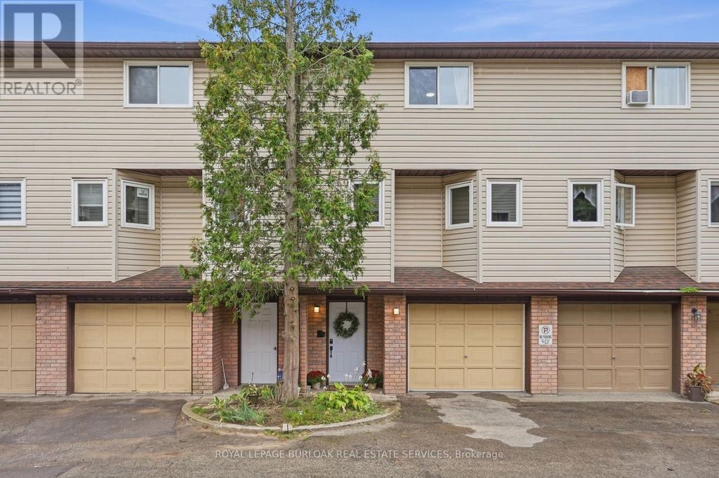 D - 22 Bond Street N, Brantford