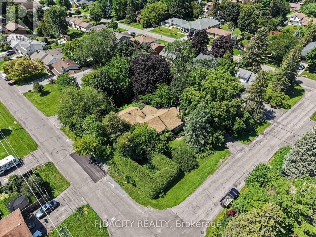6 Malcolm Place, Ottawa