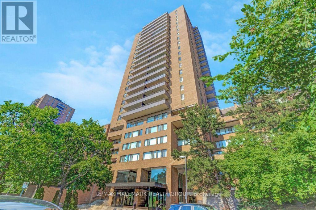 810 - 515 St Laurent Boulevard, Ottawa