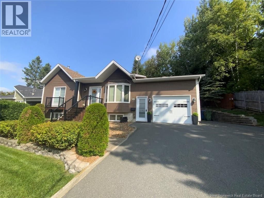 56 Des Gouverneurs Street, Edmundston