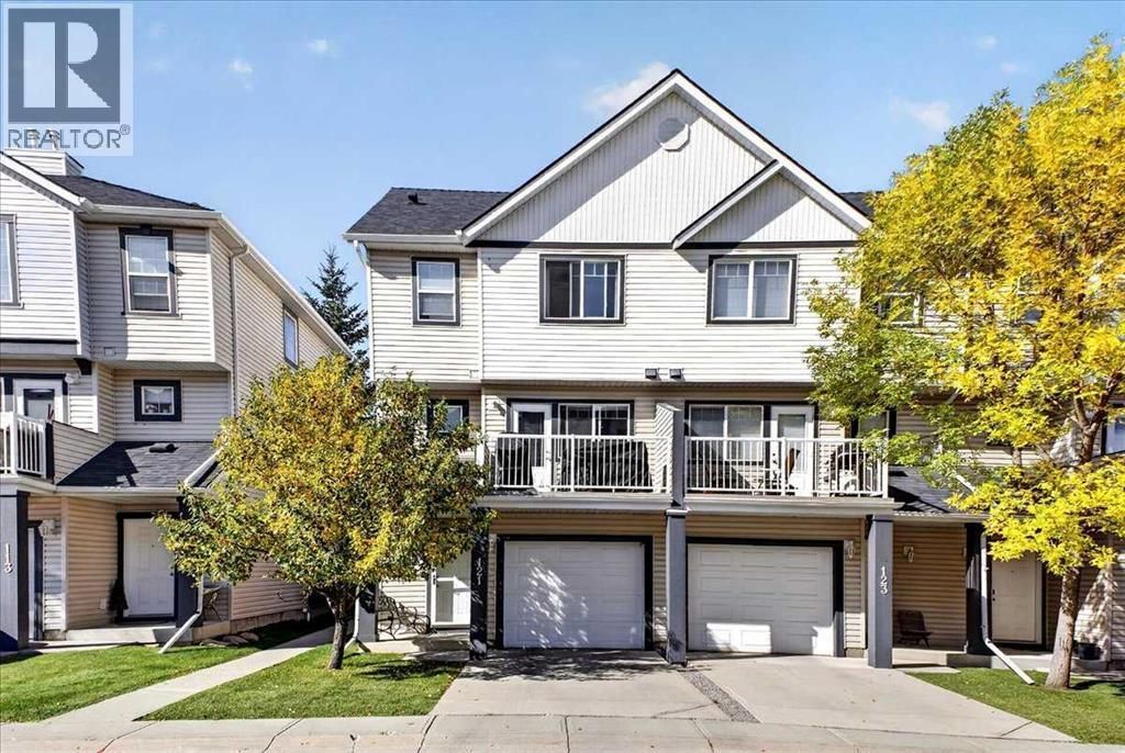 121 Everhollow Heights Sw, Calgary
