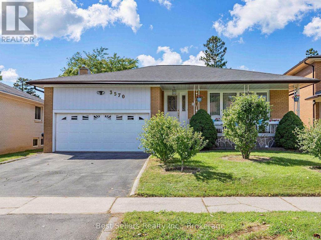 3570 Autumn Harvest Drive, Mississauga (applewood)