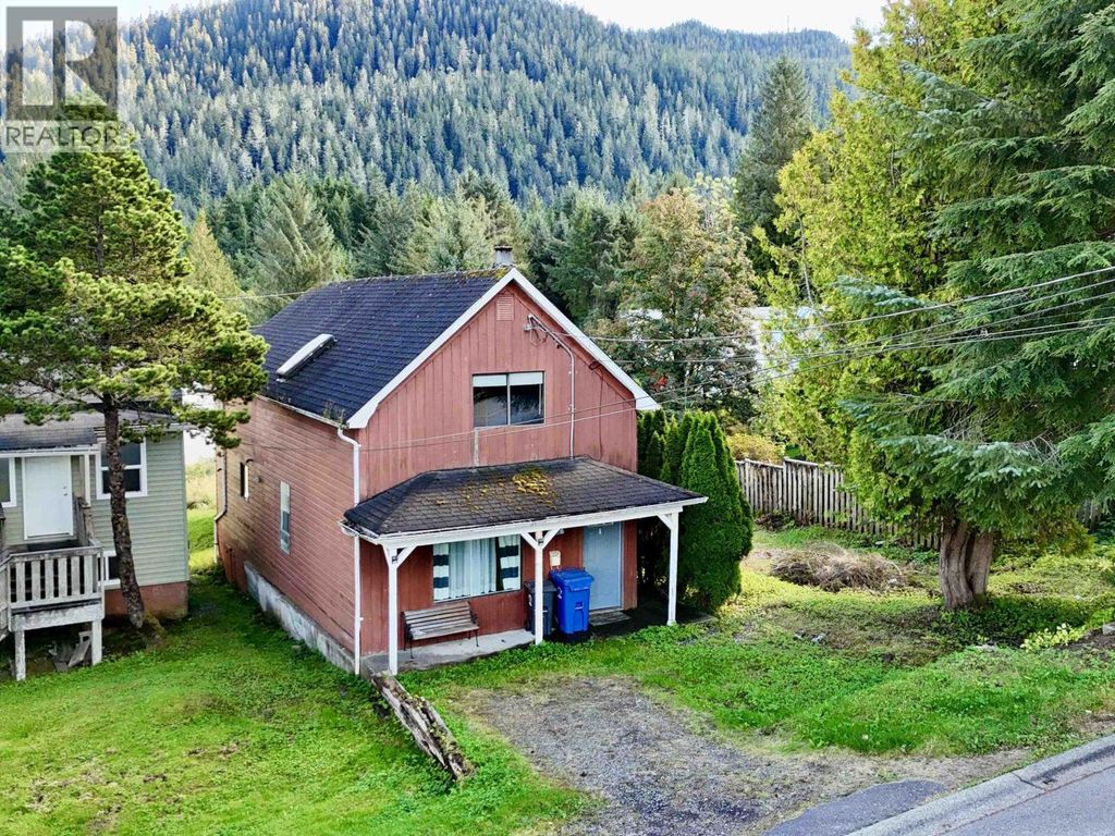 537 W 9th Avenue, Prince Rupert