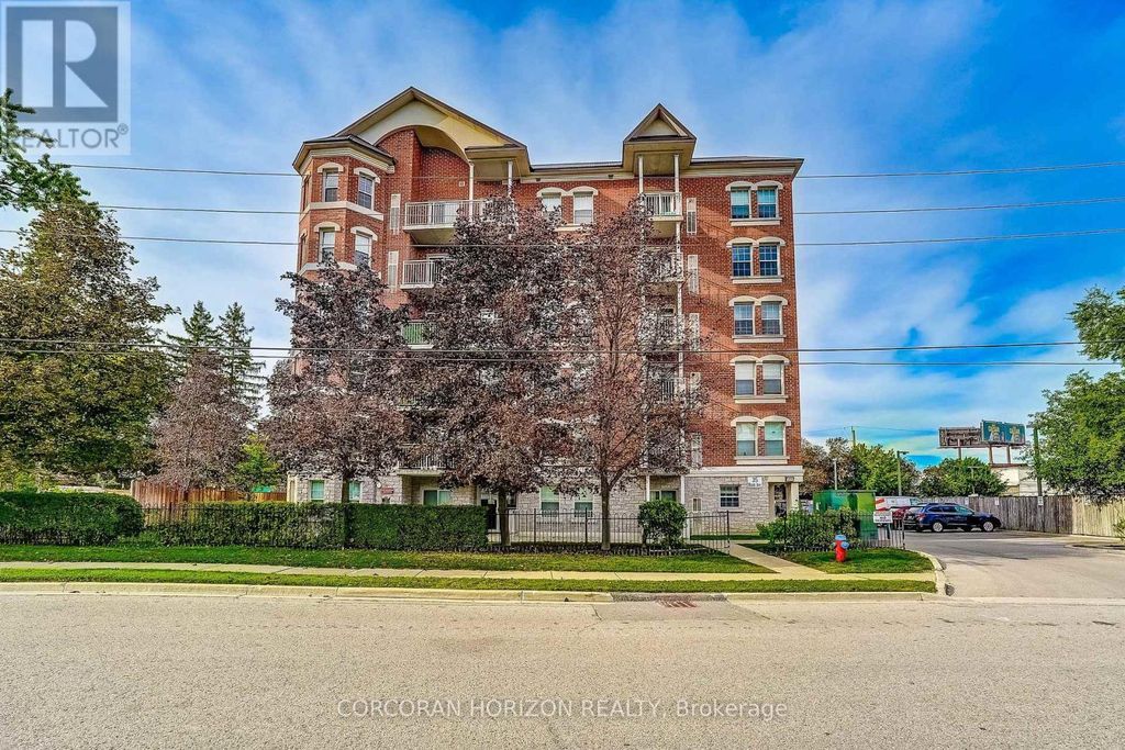Ph3 - 35 Hunt Avenue, Richmond Hill (mill Pond)