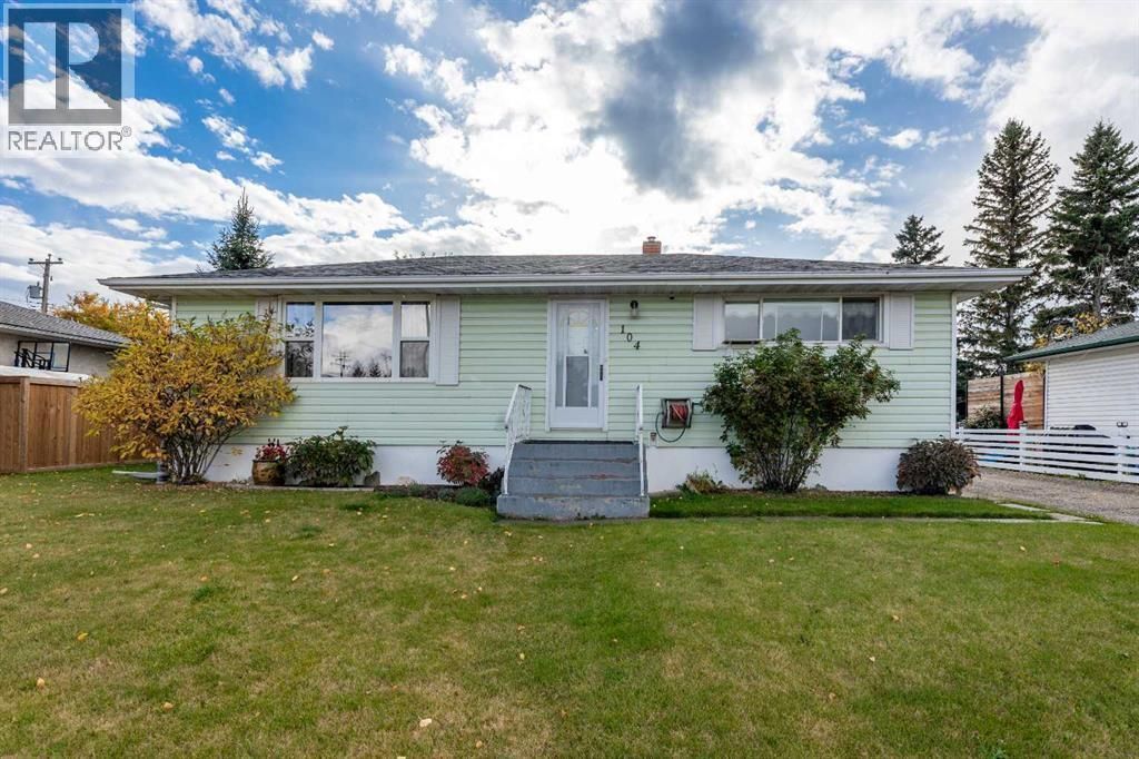 104 Fraser Street, Hinton