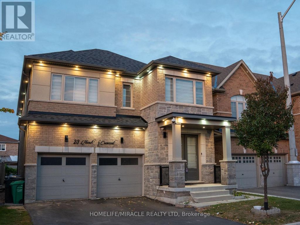 23 Hendricks Crescent, Brampton (fletcher's West)