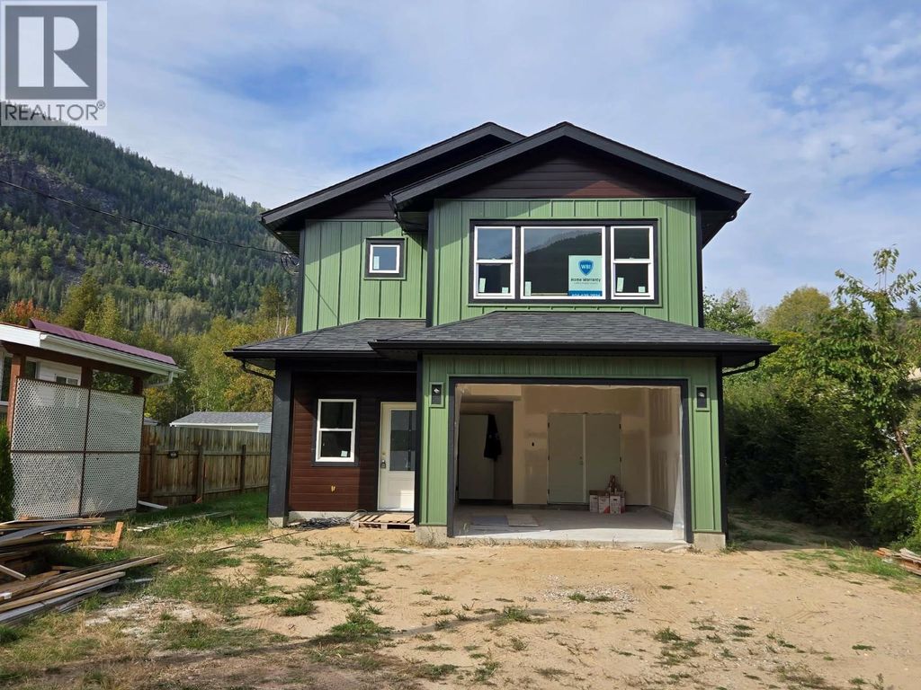 209 12th Avenue Frontage Road, Genelle