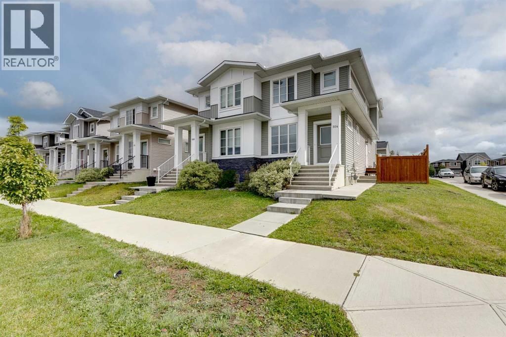 104 Corner Meadows Gate Ne, Calgary