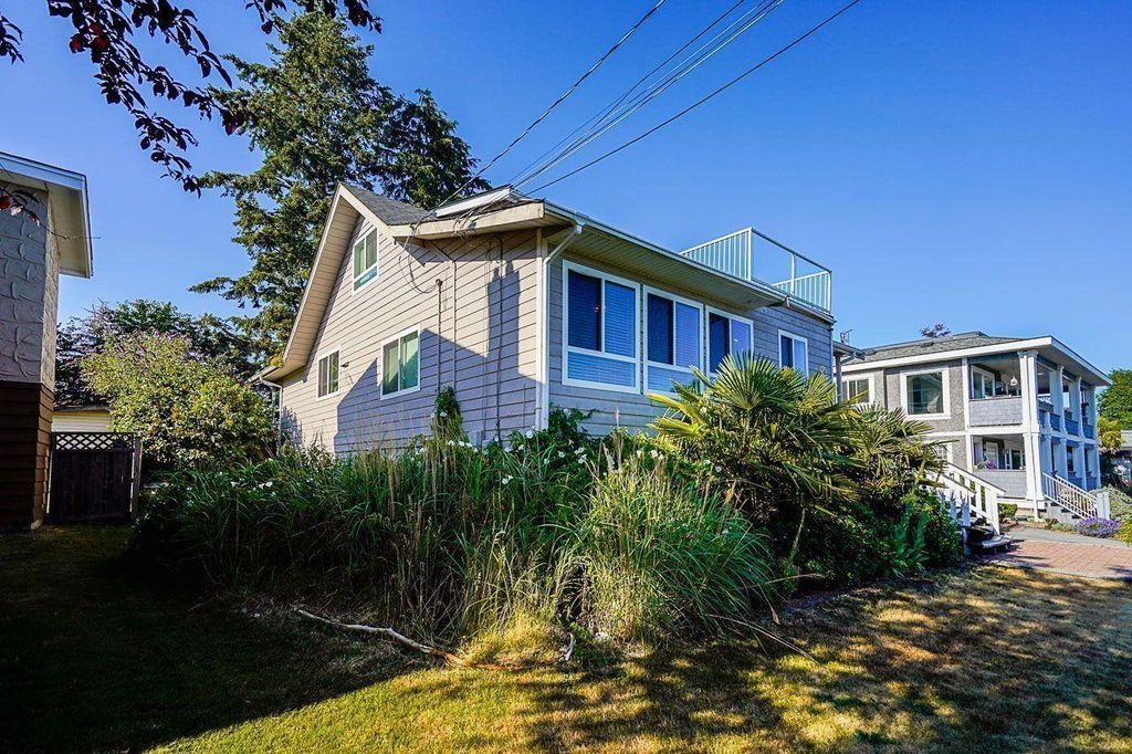 15841 Buena Vista Avenue, Surrey