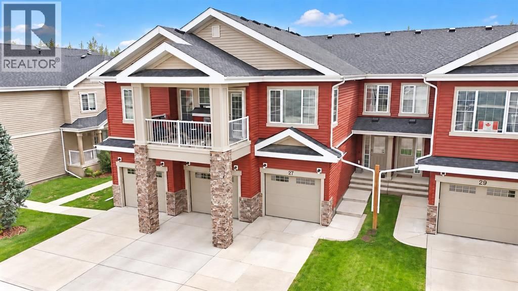 27 Golden Crescent, Red Deer