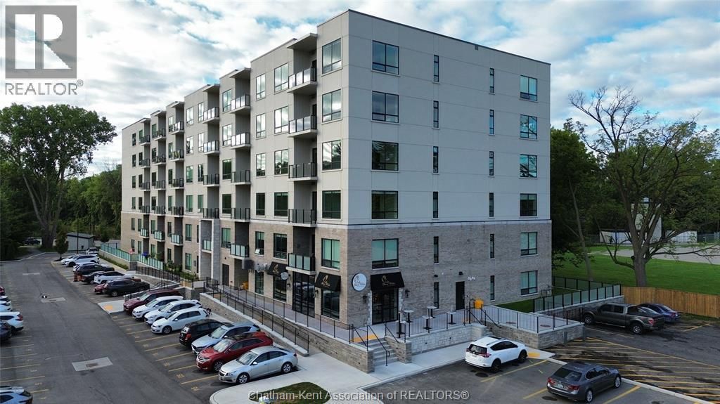 364 Grand Avenue East Unit# 512, Chatham