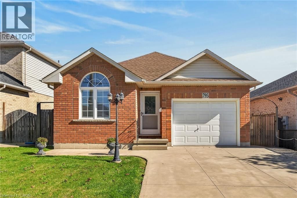 795 Tenth Avenue, Hamilton
