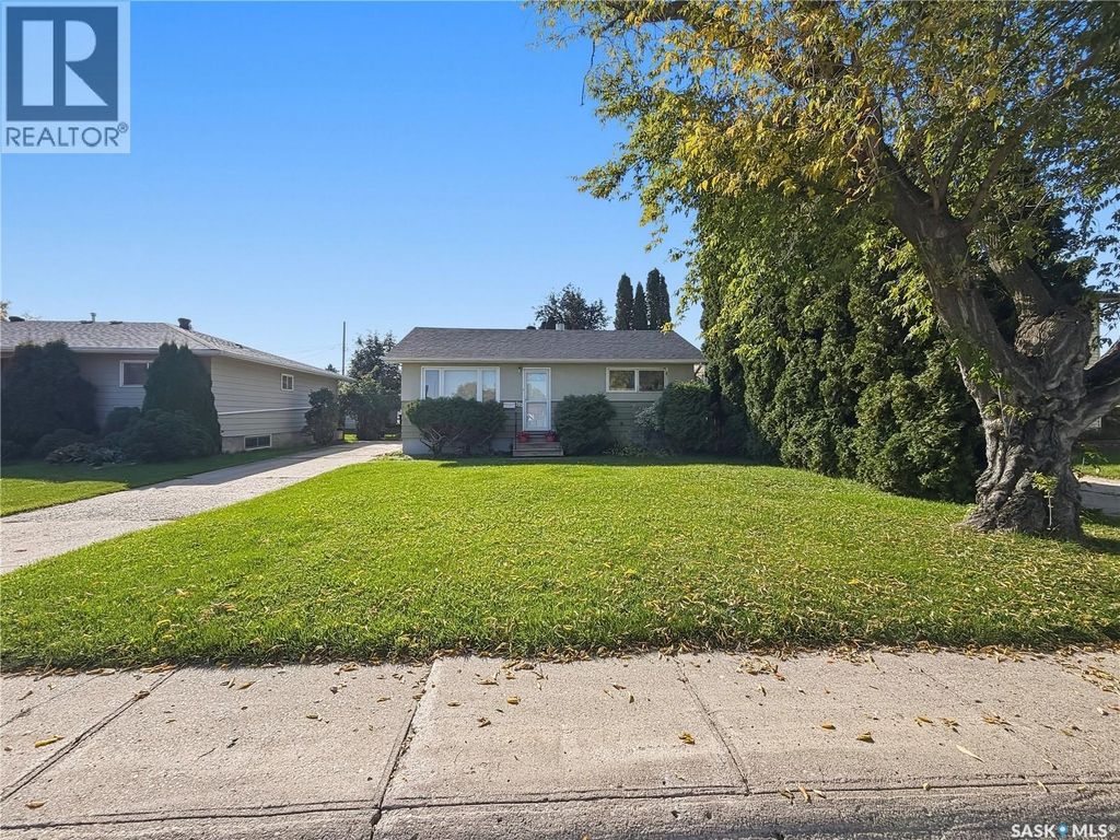 333 24th Street E, Prince Albert
