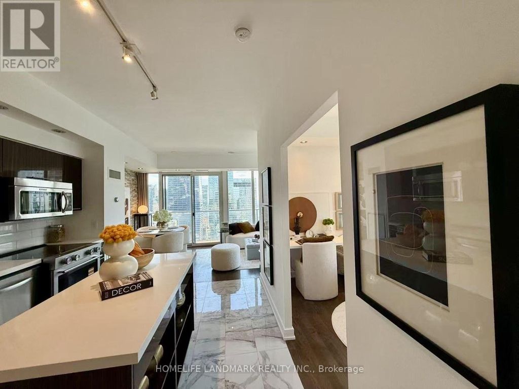 3303 - 126 Simcoe Street, Toronto (waterfront Communities)