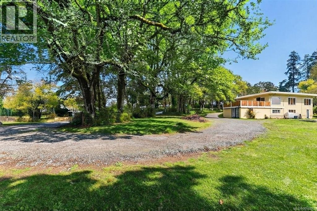 4589 Scarborough Rd, Saanich