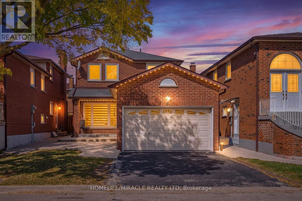 8 Loire Court, Toronto (west Humber-Clairville)