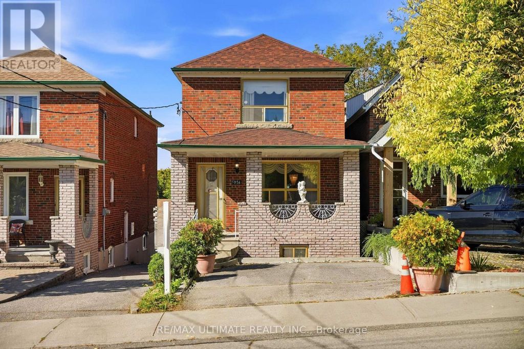 500 A Northcliffe Boulevard, Toronto (oakwood Village)