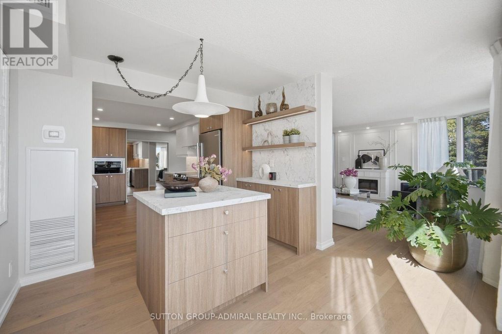 411 - 1 Aberfoyle Crescent, Toronto (islington-City Centre West)