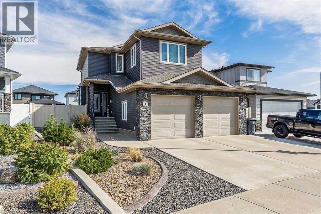 8 Hamptons Crescent Se, Medicine Hat