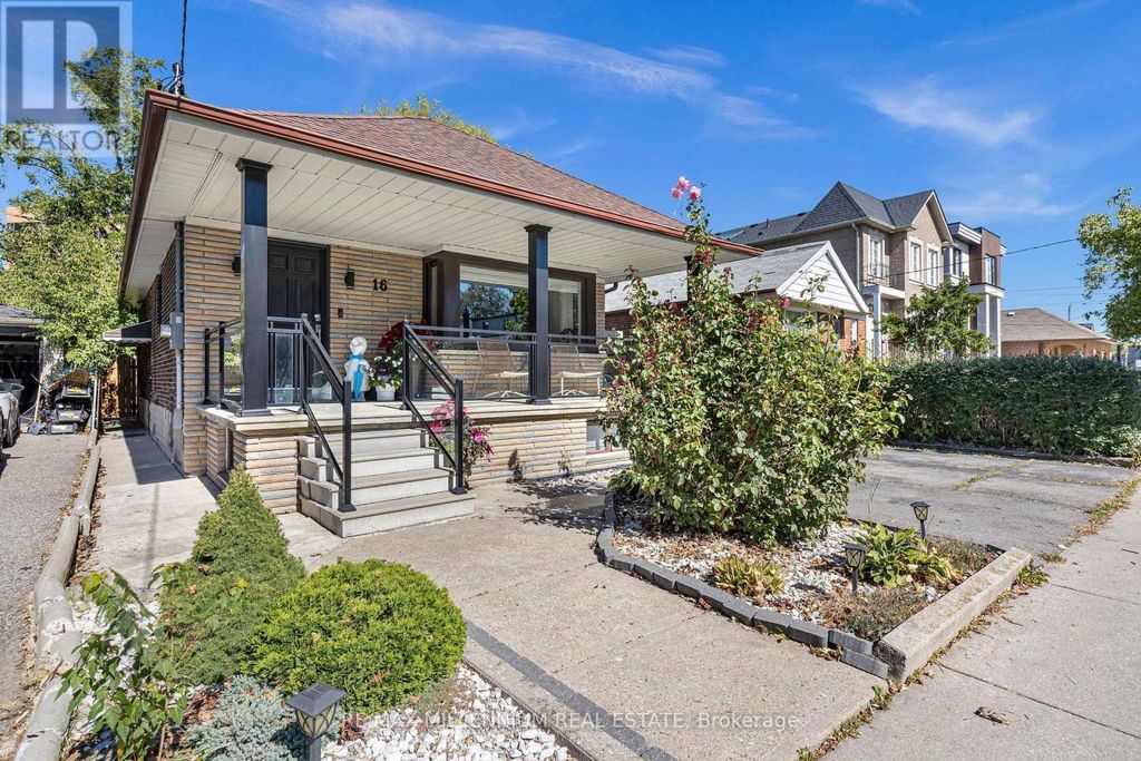 16 Sultana Avenue, Toronto (englemount-Lawrence)