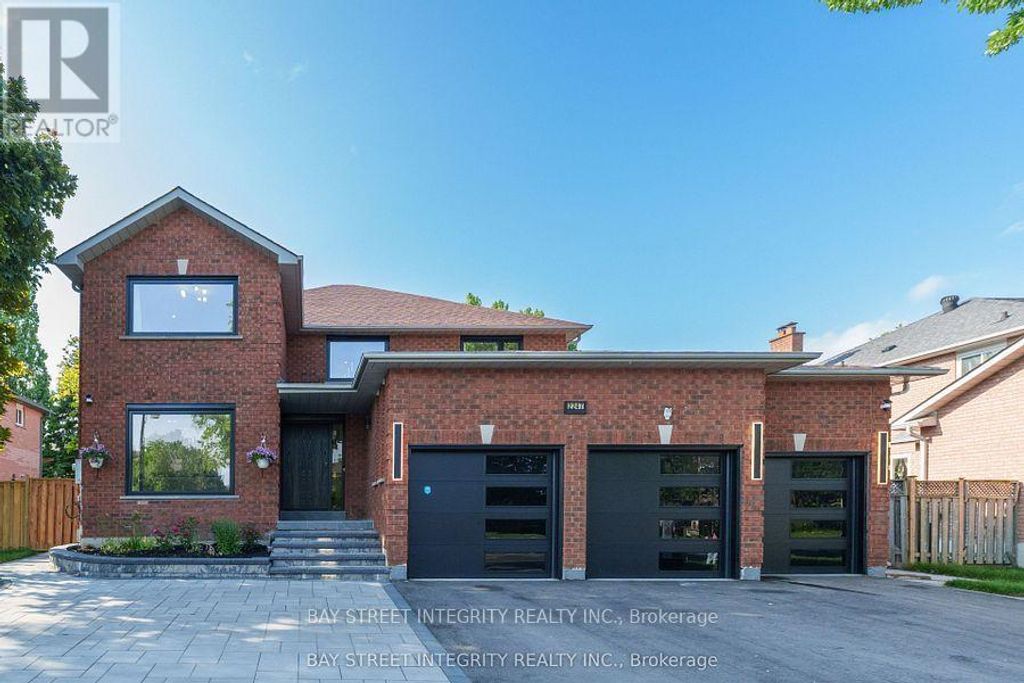 2247 Rodick Road, Markham (cachet)