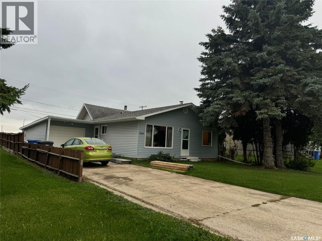 359 2nd Avenue E, Melville