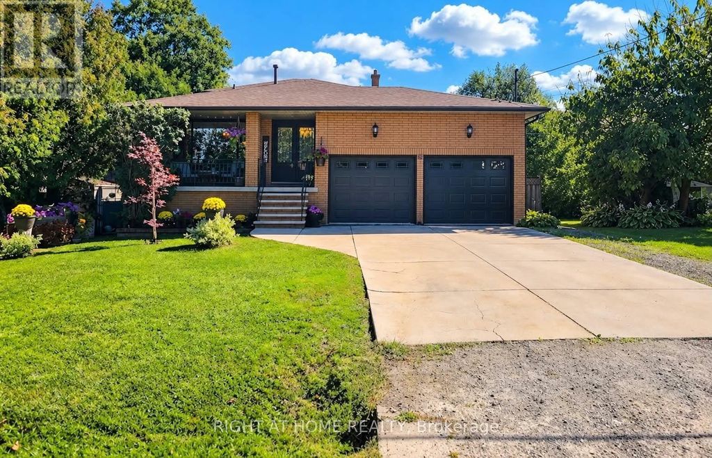 8 Hunter Road, Grimsby (grimsby West)