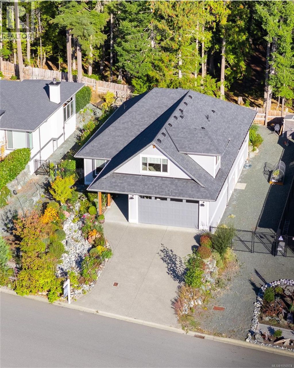 521 Mountain View Dr, Lake Cowichan