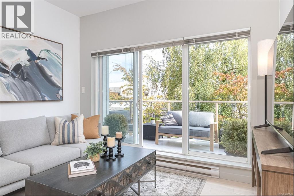 216 1550 Church Ave, Saanich
