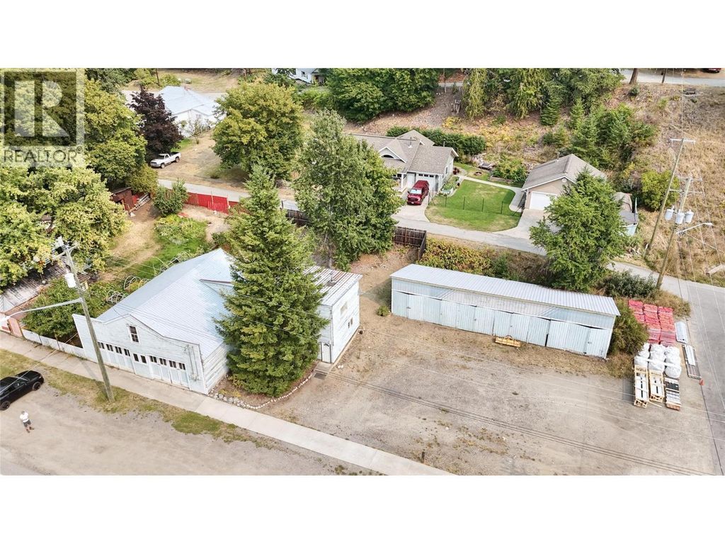306 & 310 Lake Avenue, Silverton