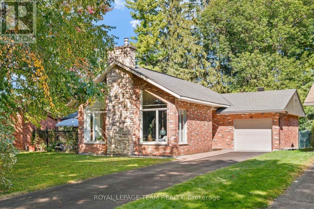 33 Rutherford Crescent, Ottawa