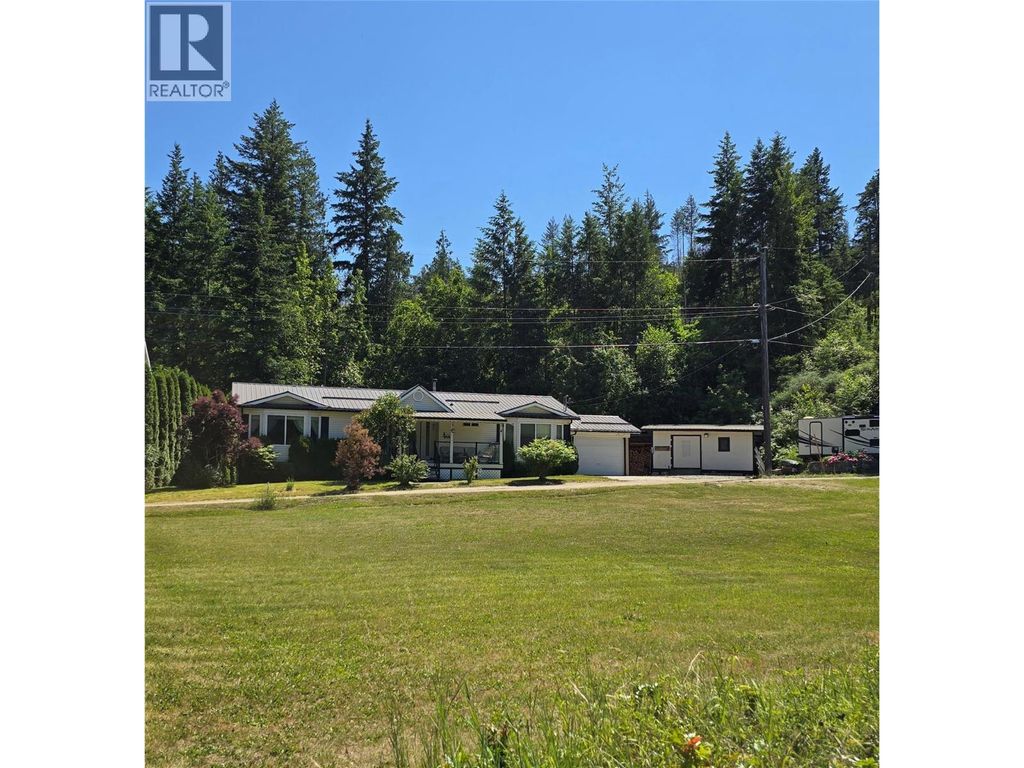 8758 Holding Road Unit# 14, Adams Lake
