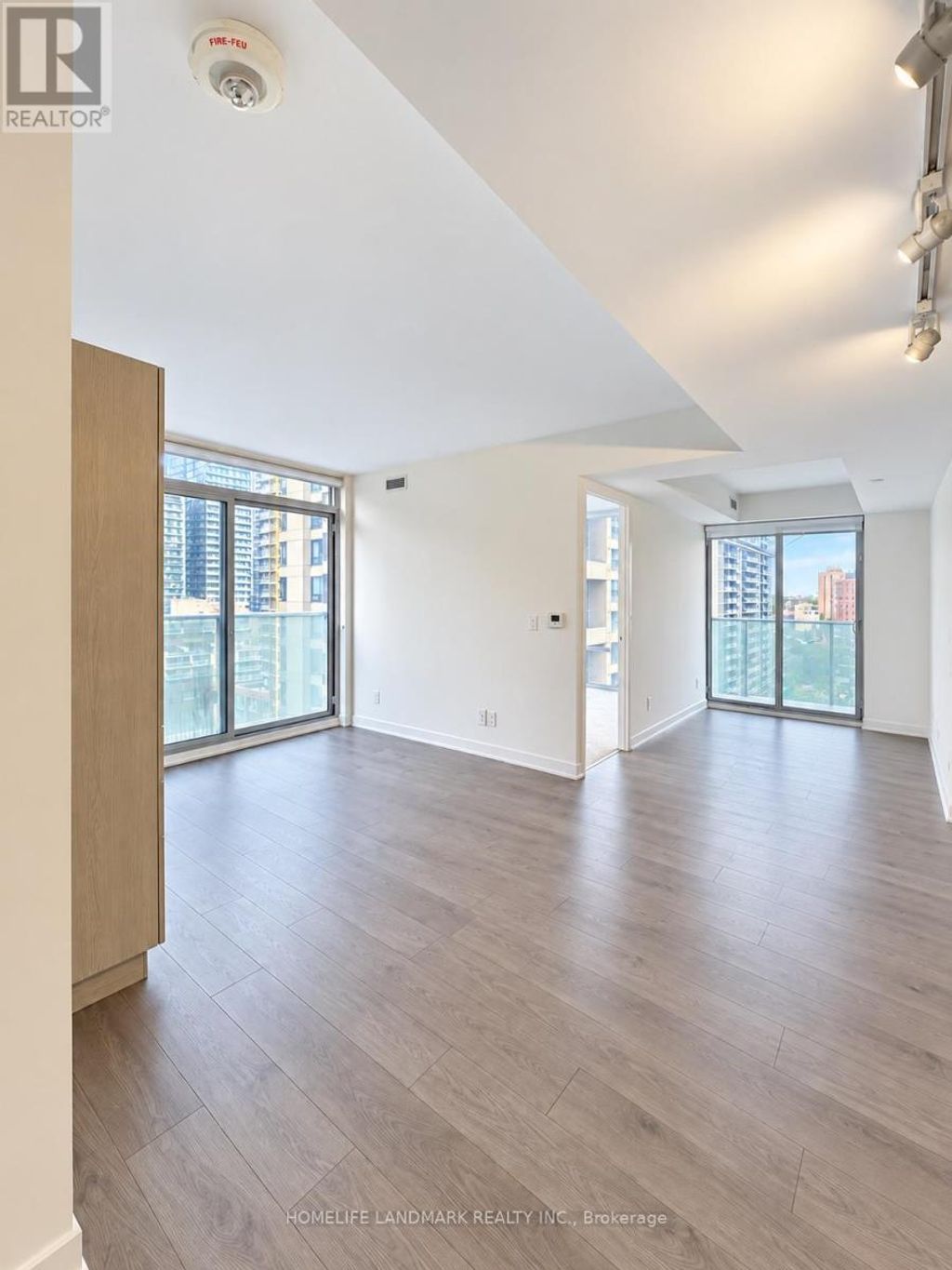 905 - 501 Yonge Street, Toronto (church-Yonge Corridor)
