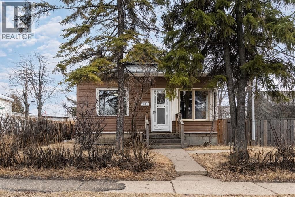 5015 52a Street, Camrose