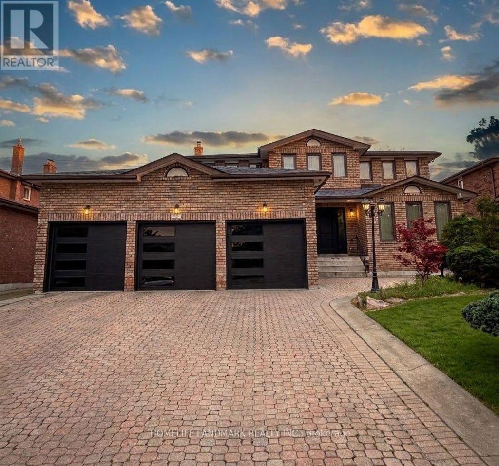 Upper 11 Ravenhill Crescent, Markham (milliken Mills East)