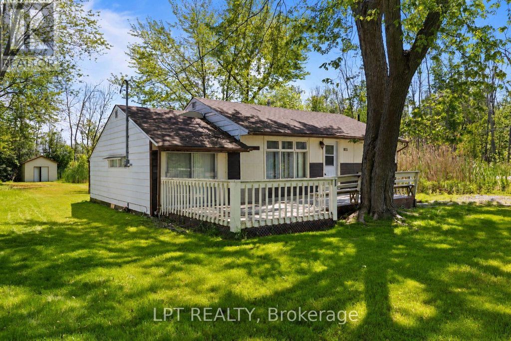 815 Paradise Drive, Georgina (historic Lakeshore Communities)