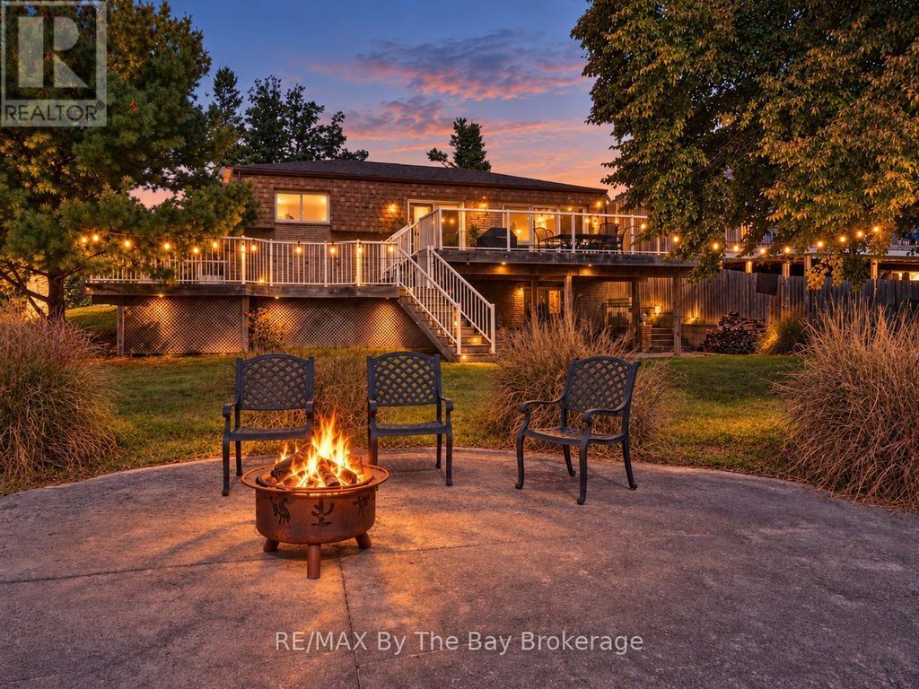 83 Old Mosley Street, Wasaga Beach