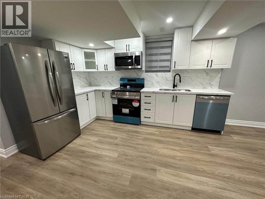 906 Farmstead Drive Unit# Lower, Milton