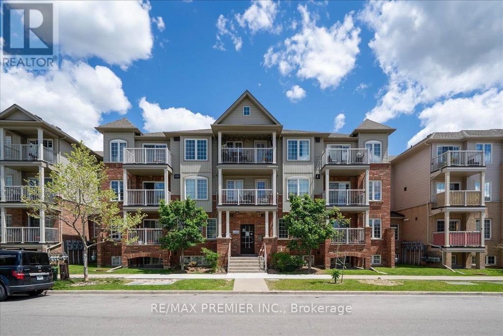 8 - 141 Isaac Devins Boulevard, Toronto (humberlea-Pelmo Park)