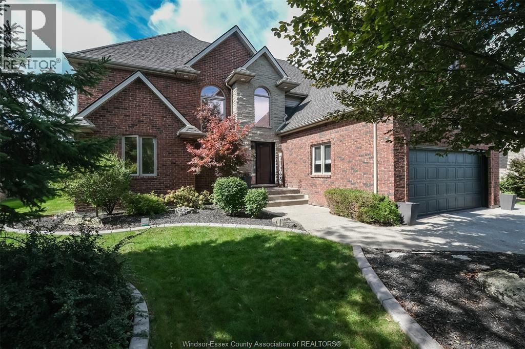369 Pinehurst Drive, Lakeshore