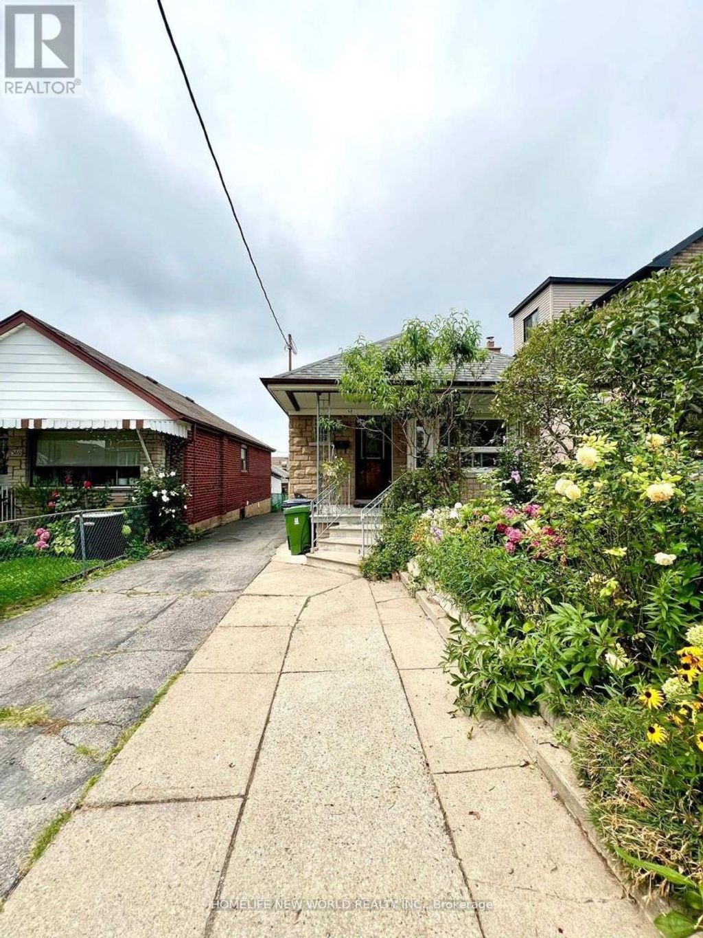 Main - 354 Kane Avenue, Toronto (keelesdale-Eglinton West)