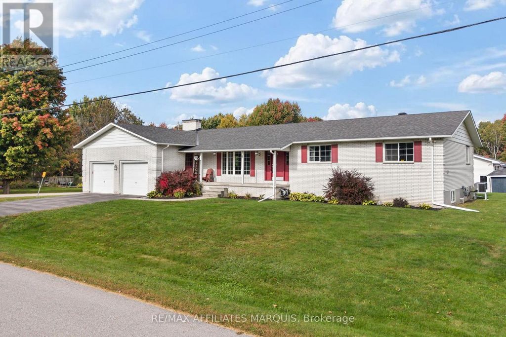 3 Forest Drive, Rideau Lakes