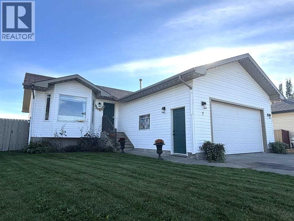 7 Stiles Cove, Whitecourt